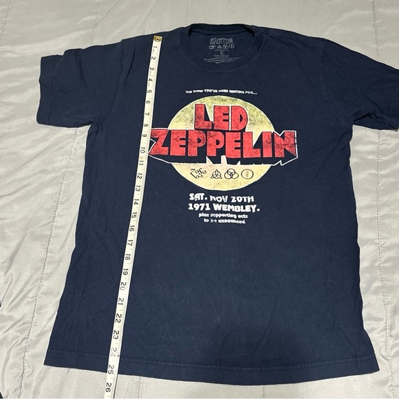 Led Zeppelin Med Men’s Graphic Tee Rock N Roll Classic Navy music legend - Picture 5 of 5